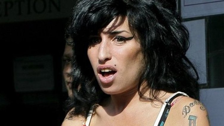 Eйми Уайнхаус се възмути от исканията на бившия си мъж. Снимка: БГНЕС