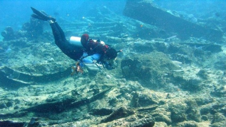 На дъното на Средиземно море има хиляди подобни кораби. Снимка: БГНЕС