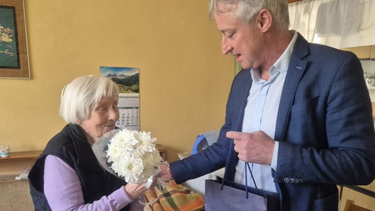 БЛС връчи статуетка &bdquo;В името на здравето&ldquo; на семейство дарители от Димитровград 