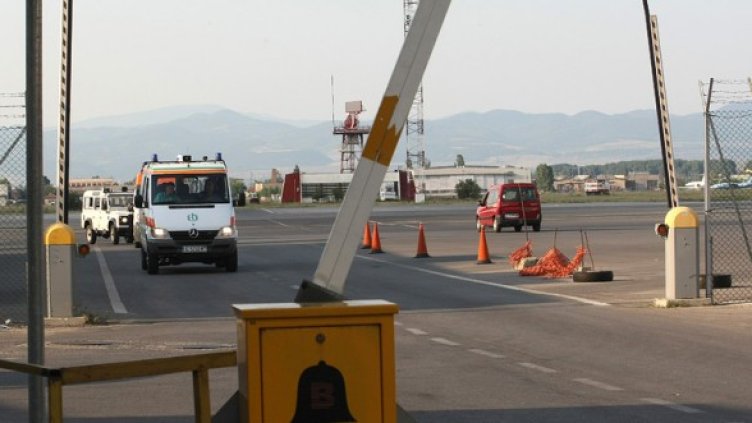 Линейка отведе моряка във ВМА. Снимка: БГНЕС