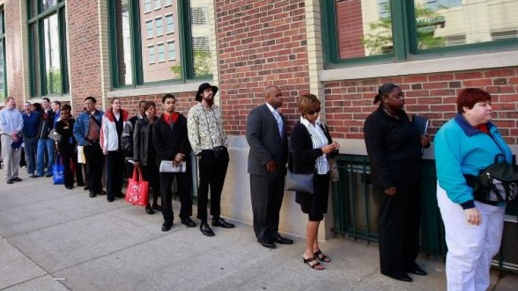 Опашката от безработни по време на финансова криза е нормална гледка. Снимка: Getty Images/Guliver Photos