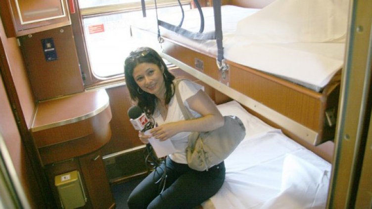 Журналист пробва дали леглата в спалните вагони са удобни. Снимка: БГНЕС