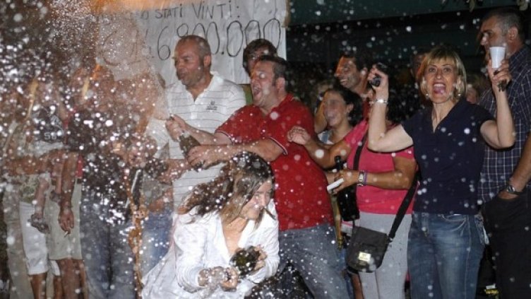 Баньоне празнува. Снимка: БГНЕС