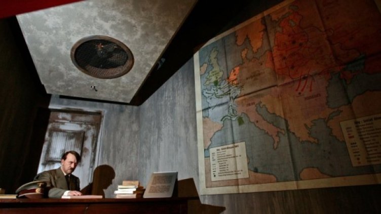 Хитлер в бункера си, пресъздаден в музея Мадам Тюсо. Снимка: GettyImages/Guliver Photos
