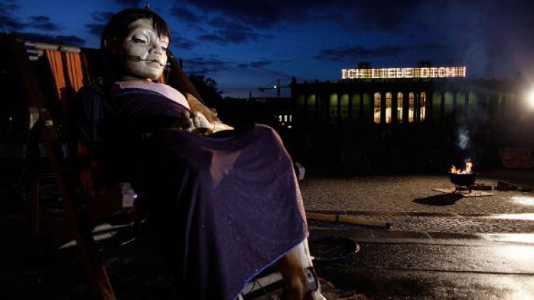 Гиганската марионетка, която ще разказва историята на Берлин. Снимка: Getty Images/Guliver Photos