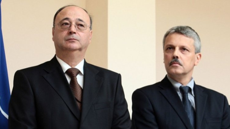 Някогашните началници на ДАНС - Сертов (вляво) и Драшков. Снимка: БГНЕС