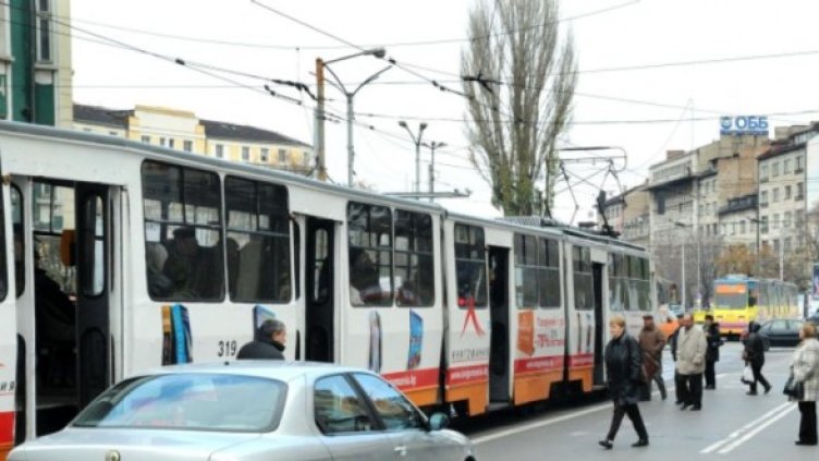 На тази спирка е отвлечен младежът. Снимка: Булфото