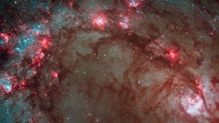 Галактиката М83. Снимка: НАСА