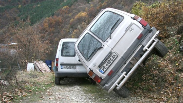 Тойтота, с която Траянов се опитал да избяга. Снимка: БГНЕС