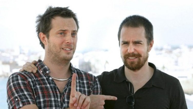 Режисьорът Дънкан Зоуи Боуи Джоунс и Сам Рокуел. Снимка: БГНЕС