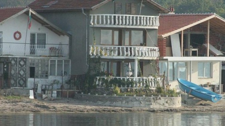 Част от незаконните вили. Снимка: Булфото