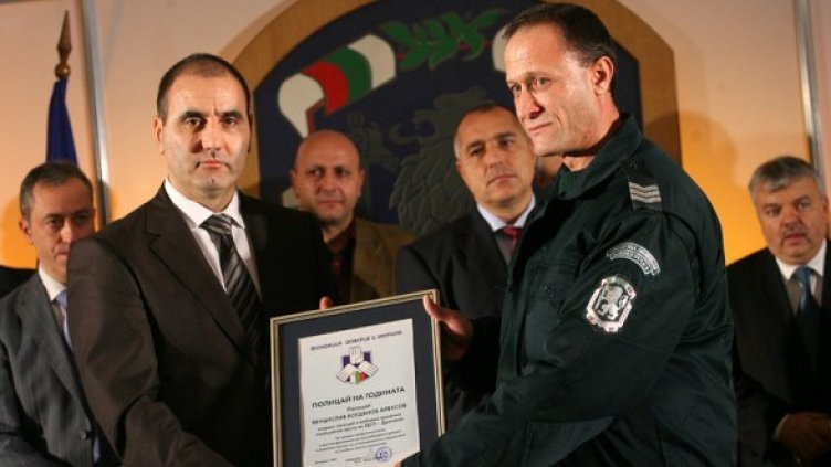 Награденият полицай Венцислав Алексов. Снимка: БГНЕС