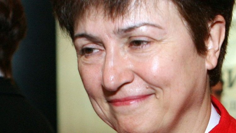 НА ЖИВО: Всички слушат Кристалина