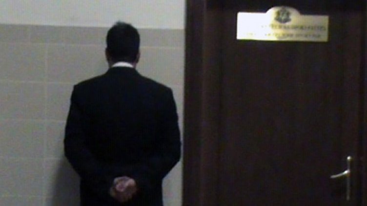 Задържаният служител на Криминална полиция. Снимка: МВР