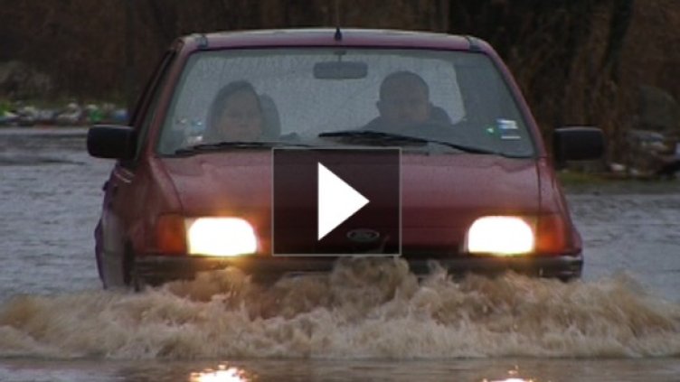 Порои парализират Бургаско, Гражданската защита &ndash; нащрек