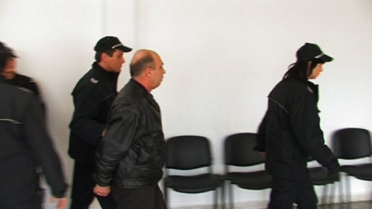 Обвиняемият на влизане в съда. Снимка: Dnes.bg