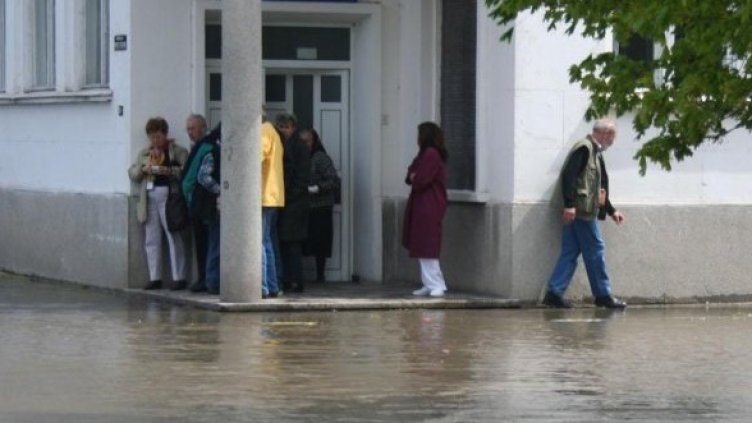 Така изглеждаше центърът на град Никопол през април 2006 г. Снимка: Булфото