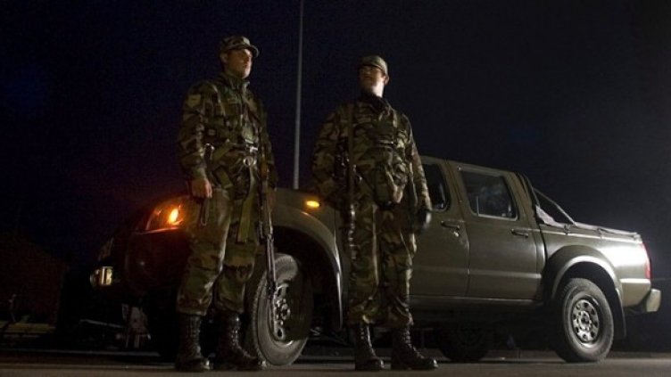 Военни патрулираха по улиците на Консепсион. Снимка: БГНЕС