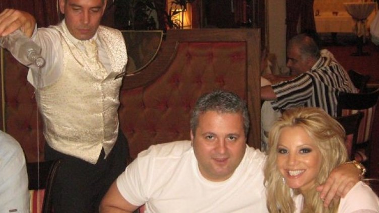 Коко Динев с изгората си Емилия в &bdquo;Кошарите&rdquo;. Снимка: Булфото