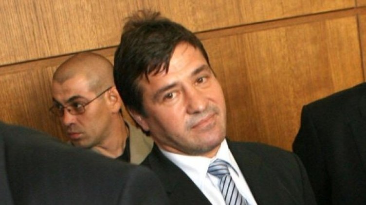 Здрава охрана варди Маджо в съда. Снимка: Булфото