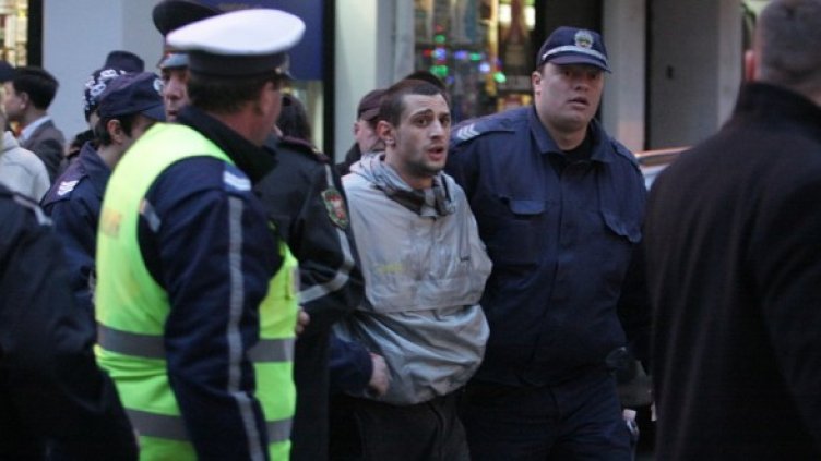 На 3 март Симеон Стоянов бе набързо свален от мотора и арестуван. Снимка:  БГНЕС