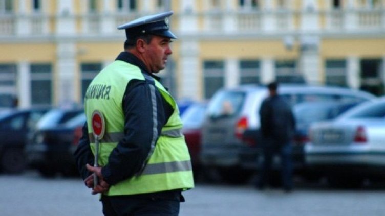 Полицаите ни 3 пъти повече на глава от населението от Румъния