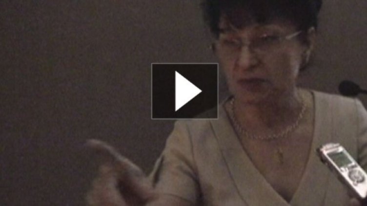 Аз само ще се усмихвам