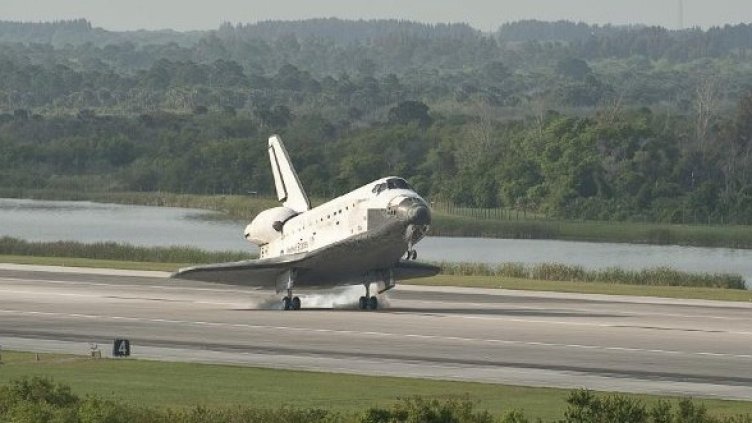 Кацането на "Дискавъри". Снимка: NASA