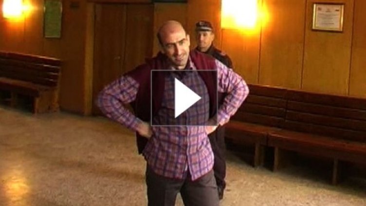 Лечков позира пред журналисти преди решението на съда. Снимка: БГНЕС