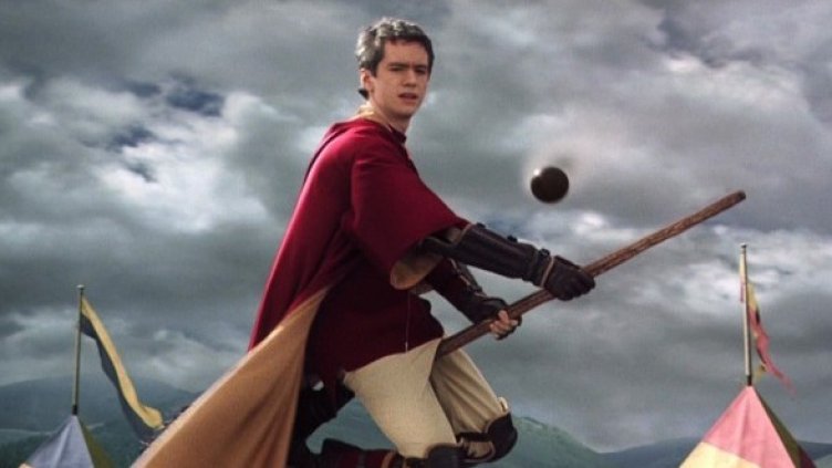 В "по-земен" вариант летенето с метла е заменено с тичане по терена. Снимка: harrypotter.wikia.com