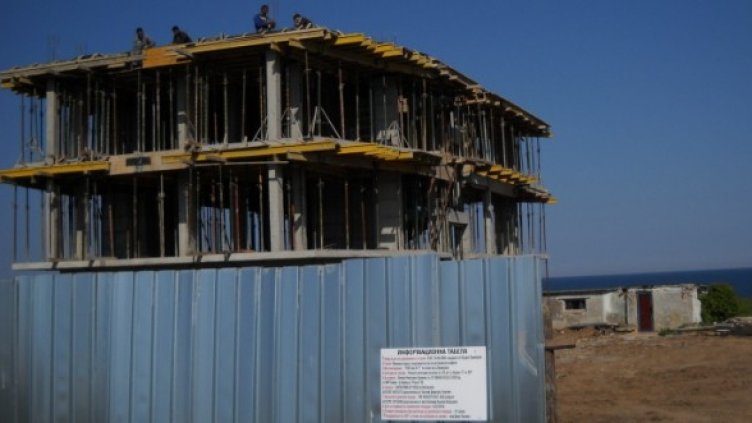 Все още се строи хотела на дъщерята на Николай Урумов – Деница. Снимка: Dnes.bg