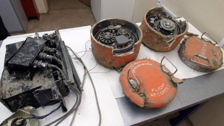 Черните кутии от разбилия се край Смоленск самолет. Снимка: БГНЕС