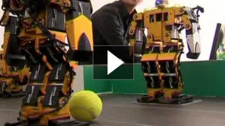 Истинска футболна битка... между роботи