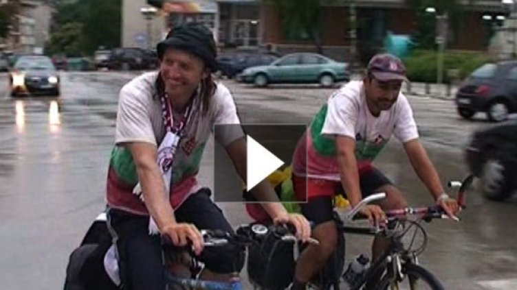 Нашенци се прибраха от Лондон на колелета