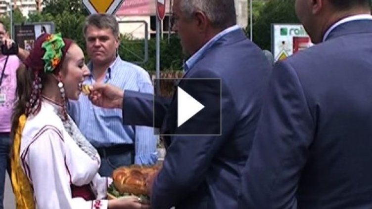 Премиерът сред народа