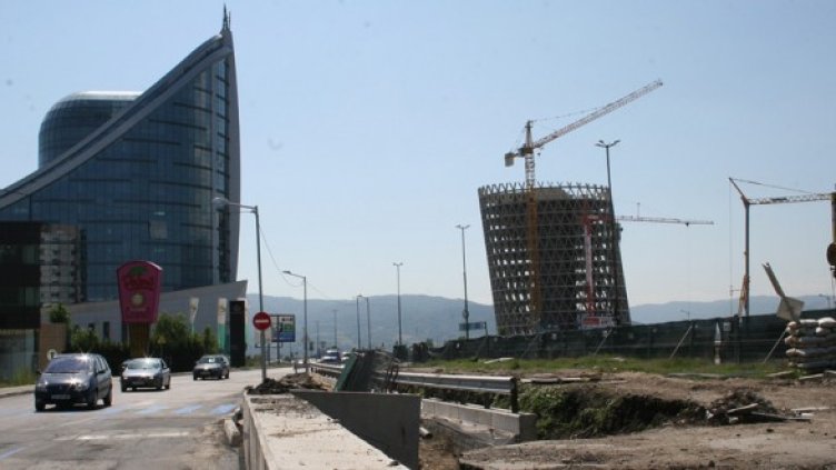 Разровеното Цариградско шосе. Снимка: БГНЕС