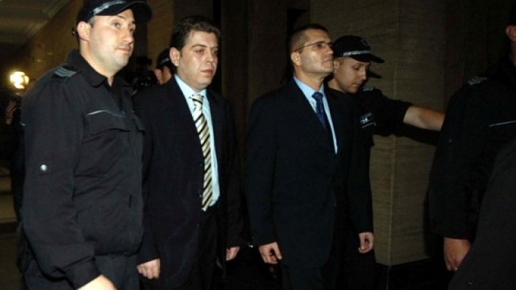 Съдия Петър Сантиров (вляво) и Николай Цонев (вдясно). Снимка: БГНЕС