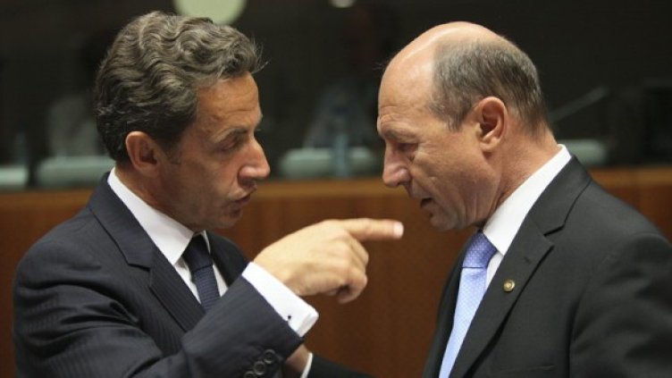 Президентите на Франция и Румъния Никола Саркози и Траян Бъсеску на срещата на върха в Брюксел. Снимка: БГНЕС