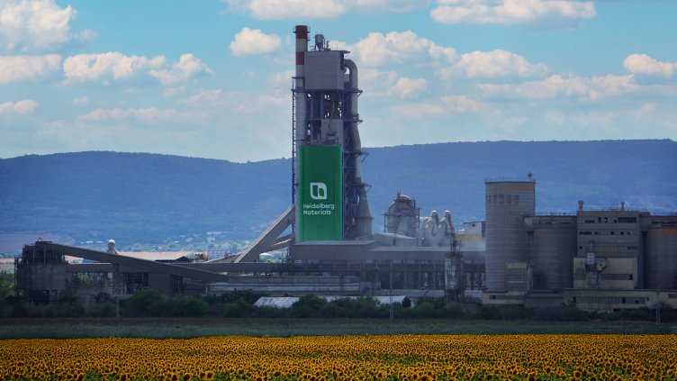 Heidelberg Materials Devnya JSC и ENEARTH LIMITED сключиха стратегическо партньорство за транспортиране и съхранение на CO₂ в България