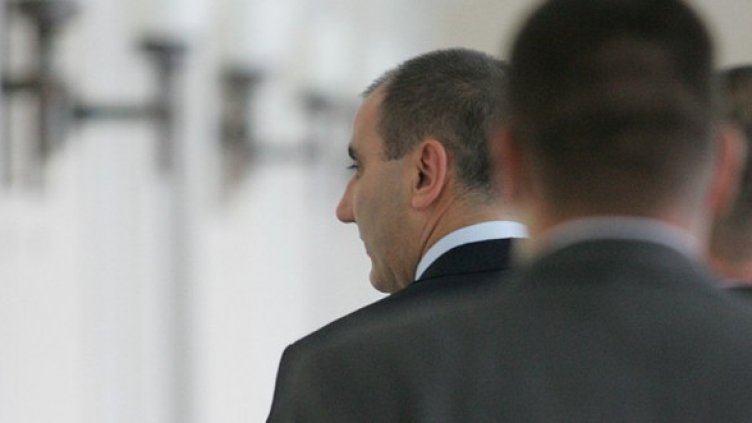 Цялата ГЕРБ зад Цветанов. Снимка: БГНЕС