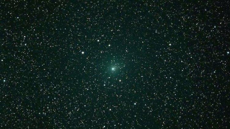 Хартли 2, заснета от любителя астроном Байрън Бергет на 6 октомври 2010 г. в Гейнсвил, Флорида, с 106 mm астрограф Takahashi. Снимка: Byron Bergert