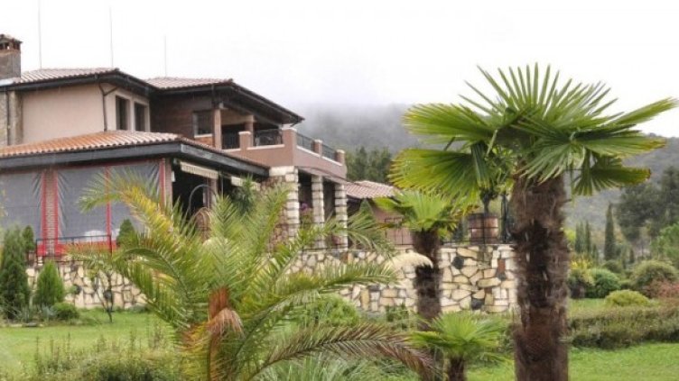 Един от проверяваните палати край яз. "Ивайловград". Снимка: Булфото