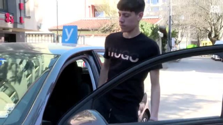 Книжките излизат "златни", шофьорските курсове могат да стигнат 1500 евро