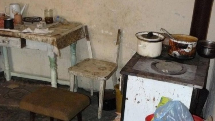 Интериорът в къщата на убитата Нина. Снимка: Булфото