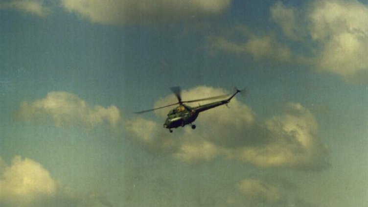 Дядо Коледа и Снежанка пристигат с хеликоптер Ми-2