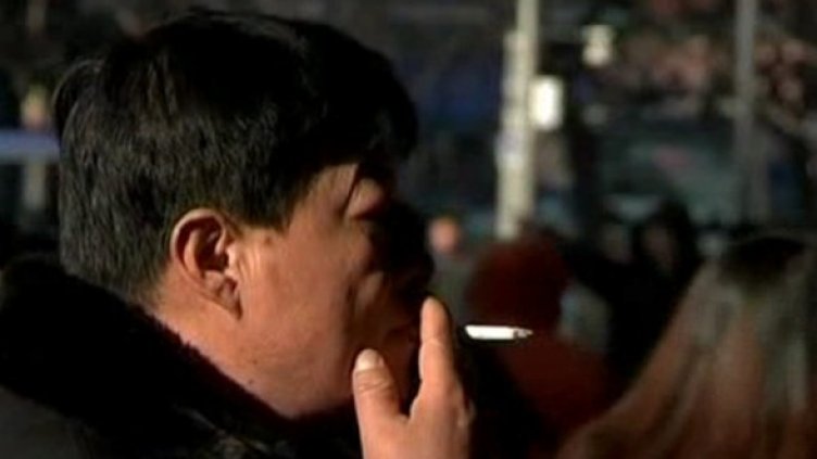 300 милиона пушачи. Естествено, в Китай