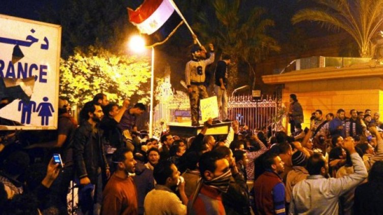 Над сто са вече жертвите на размириците Снимка: БТА