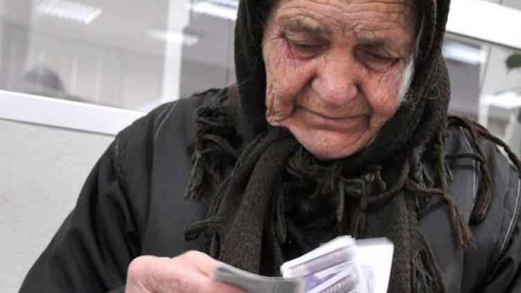 Двамата министри дават противоречиви изявления за пенсиите. Снимка: Булфото