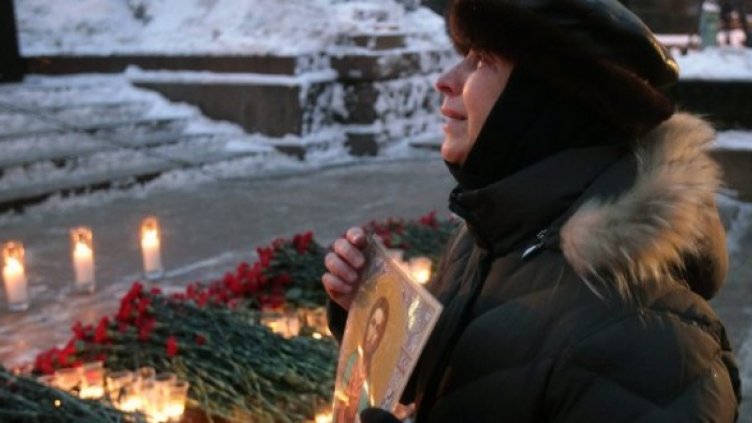 В памет на жертвите от терористичния акт на Домодедово. Снимка: БТА