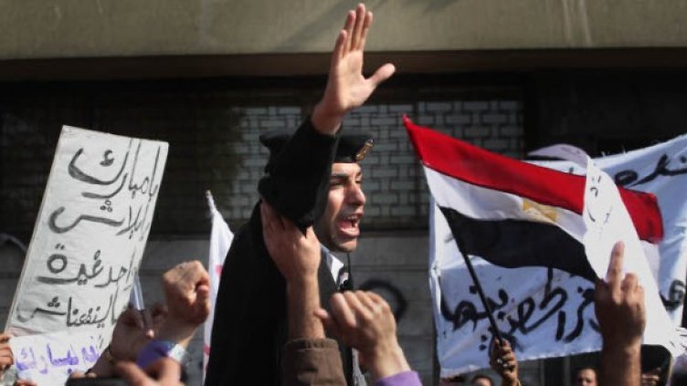 Демонстрация в подкрепа на Мубарак. Снимка: Getty Images/Guliver Photos